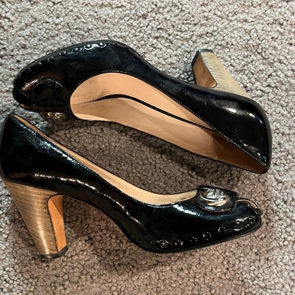 COACH HANNAH PEEP-TOE BLACK PATENT LEATHER PUMPS SILVER LOGO HARDWARE -EUC- 7.5B - Picture 9 of 13